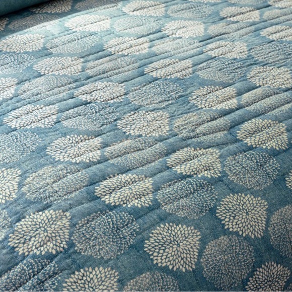 Pottery Barn Americana California King Quilt & Pillow Shams - Picture 7 of 12